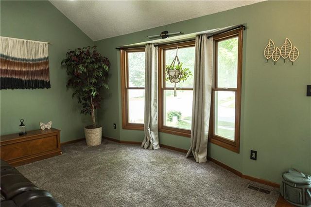 3220 S Bryn Mawr Drive, Independence, MO 64057