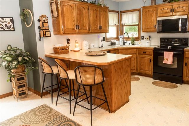 3220 S Bryn Mawr Drive, Independence, MO 64057