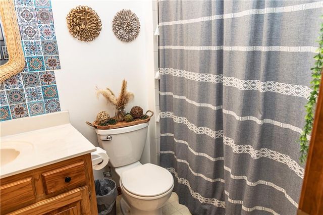 3220 S Bryn Mawr Drive, Independence, MO 64057