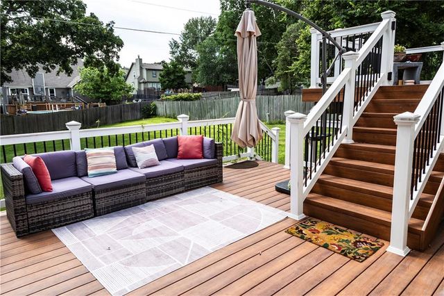 3220 S Bryn Mawr Drive, Independence, MO 64057
