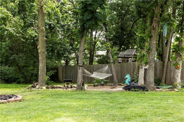 3220 S Bryn Mawr Drive, Independence, MO 64057