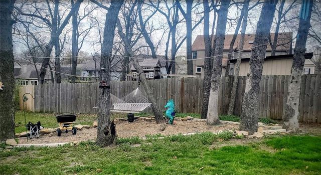 3220 S Bryn Mawr Drive, Independence, MO 64057