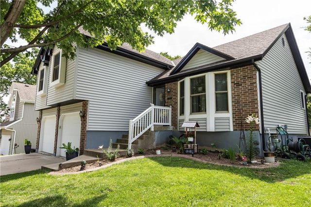 3220 S Bryn Mawr Drive, Independence, MO 64057