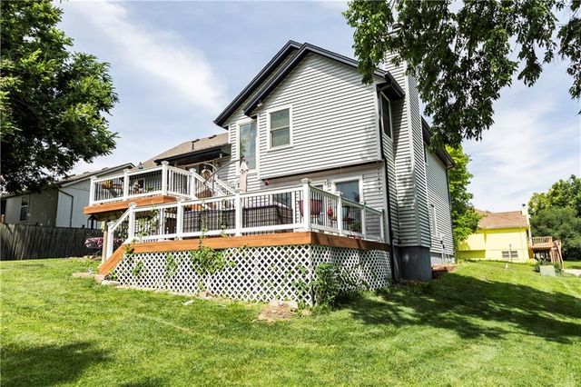3220 S Bryn Mawr Drive, Independence, MO 64057