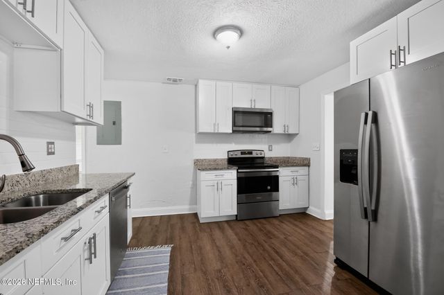 4014 HUNTER Circle, Jacksonville, FL 32207