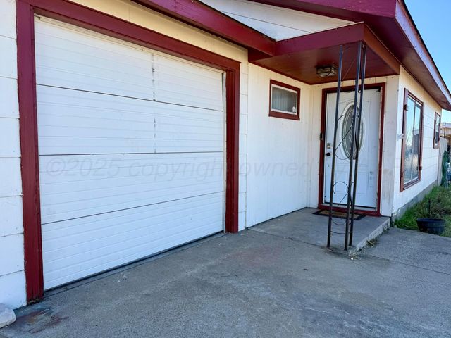 1001 Bowman Drive, Borger, TX 79007