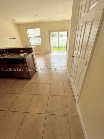 3514 W 88th Ter 3514, Hialeah, FL 33018