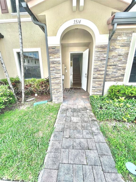 3514 W 88th Ter 3514, Hialeah, FL 33018