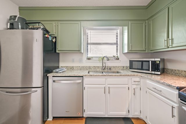 3014 Bob White Drive, Mary Esther, FL 32569