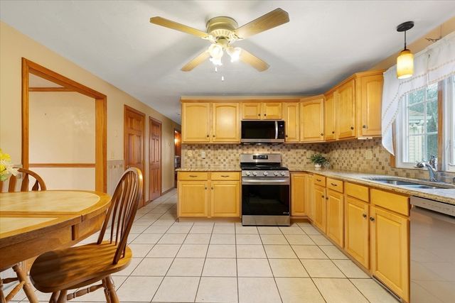 195 High St, Randolph, MA 02368