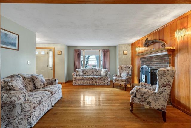 195 High St, Randolph, MA 02368