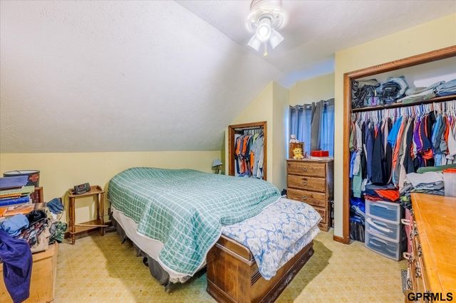 1801 Pinecrest Road, Bellevue, NE 68123