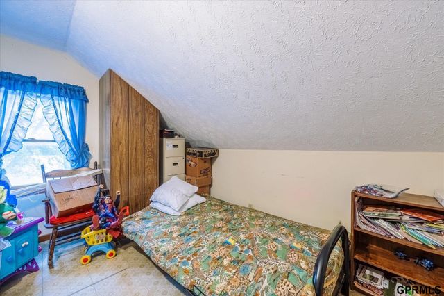 1801 Pinecrest Road, Bellevue, NE 68123