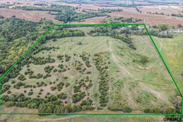 1801 Pinecrest Road, Bellevue, NE 68123