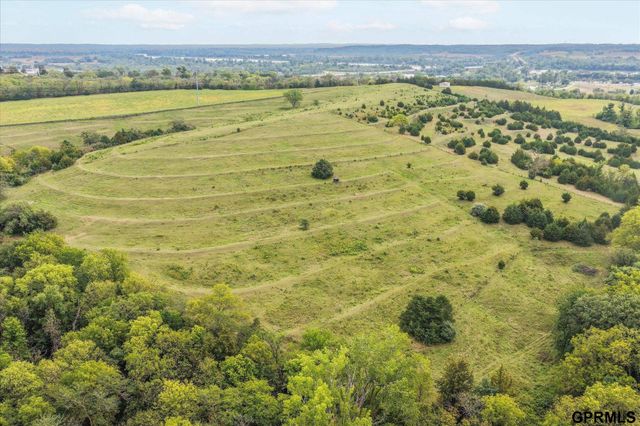 1801 Pinecrest Road, Bellevue, NE 68123