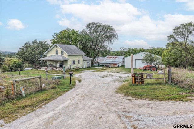 1801 Pinecrest Road, Bellevue, NE 68123