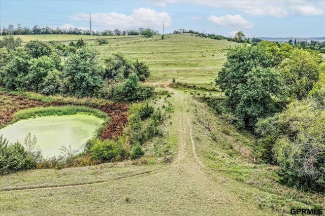 1801 Pinecrest Road, Bellevue, NE 68123