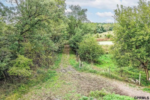 1801 Pinecrest Road, Bellevue, NE 68123