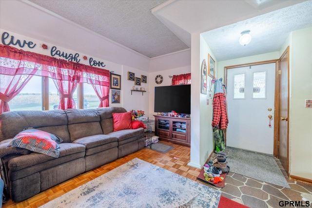 1801 Pinecrest Road, Bellevue, NE 68123