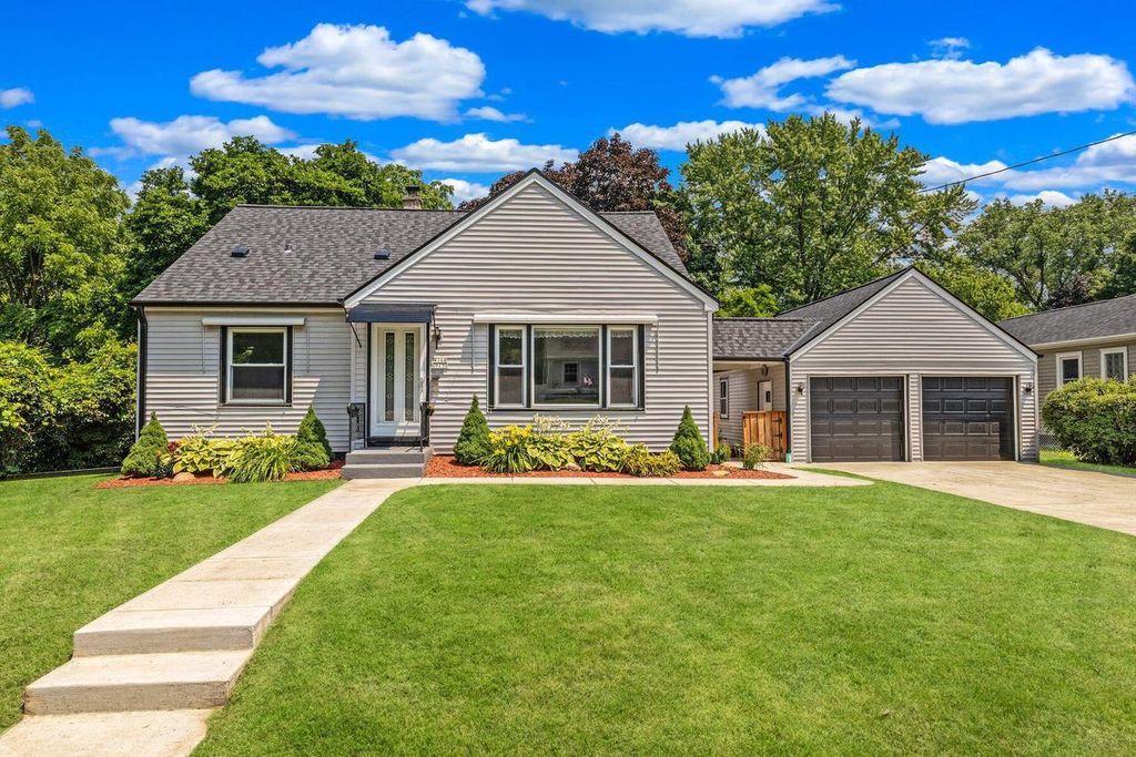 W168N9130 Falls AVENUE, Menomonee Falls, WI 53051