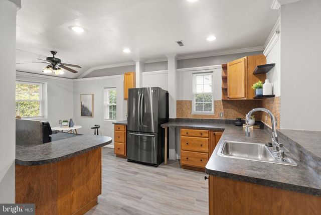9106 BALLARD LN, Clinton, MD 20735