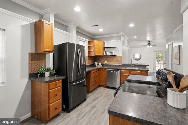 9106 BALLARD LN, Clinton, MD 20735