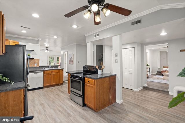 9106 BALLARD LN, Clinton, MD 20735