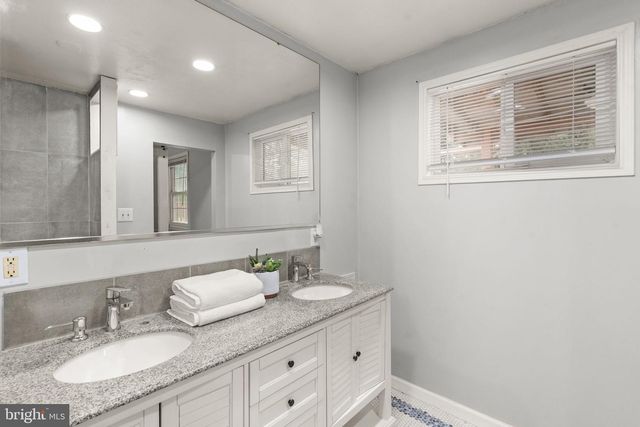 9106 BALLARD LN, Clinton, MD 20735