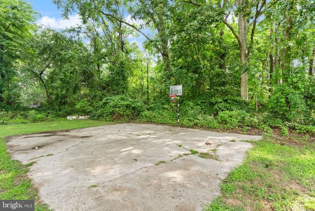 9106 BALLARD LN, Clinton, MD 20735