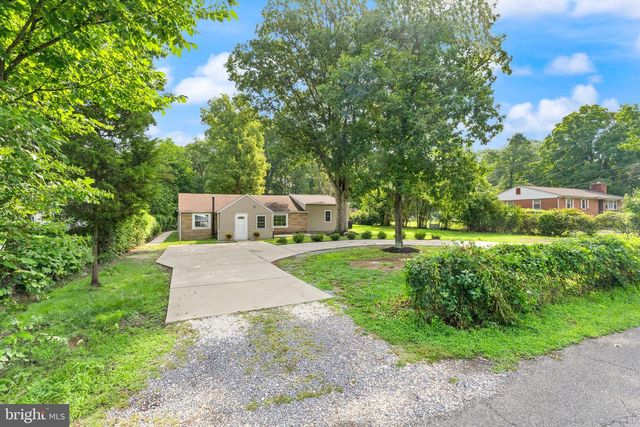 9106 BALLARD LN, Clinton, MD 20735