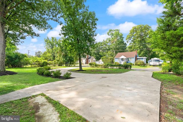 9106 BALLARD LN, Clinton, MD 20735