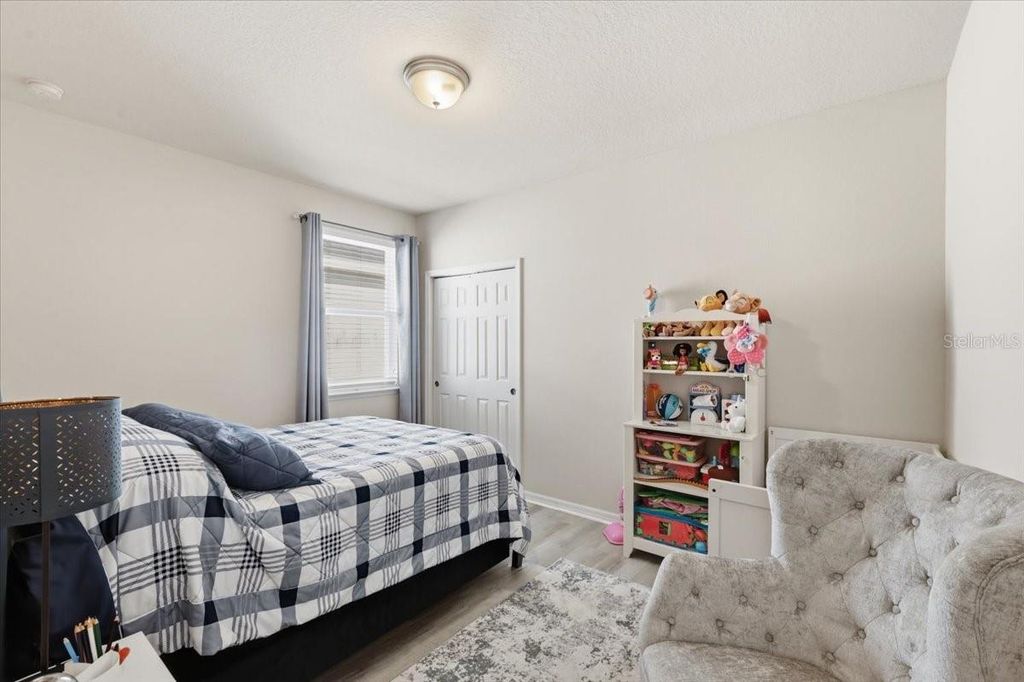 Image 15 of property listing at 4915 SOUTHLAWN AVENUE, Orlando, FL 32811