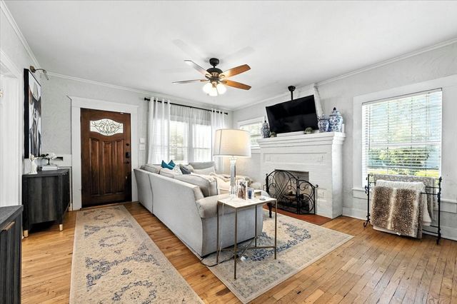 1609 Belle Place, Fort Worth, TX 76107