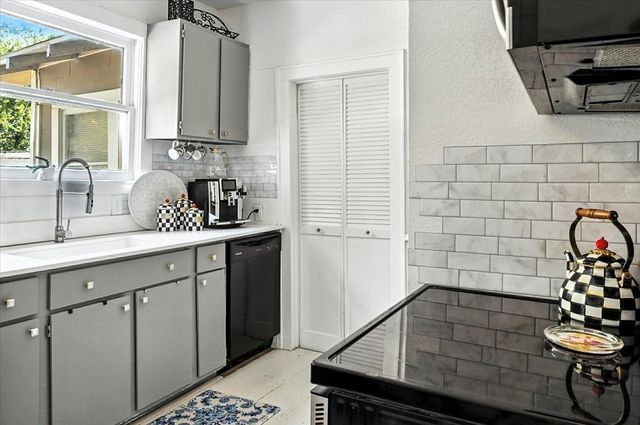 1609 Belle Place, Fort Worth, TX 76107