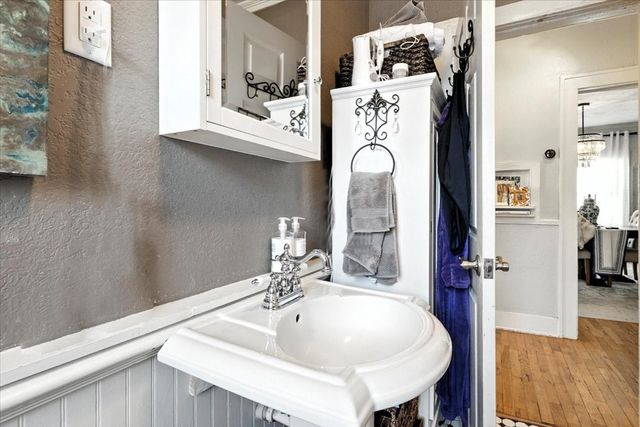 1609 Belle Place, Fort Worth, TX 76107
