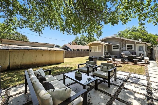 1609 Belle Place, Fort Worth, TX 76107
