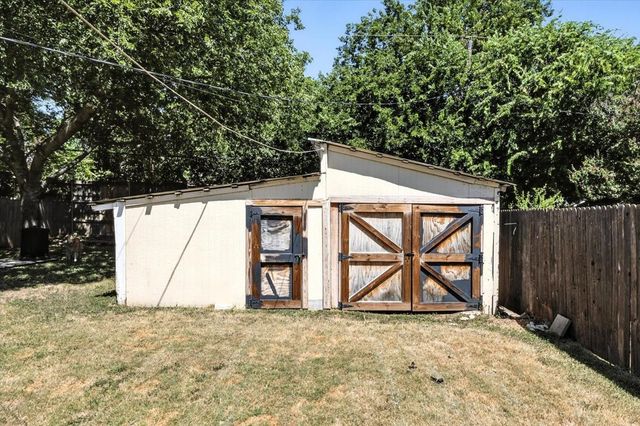 1609 Belle Place, Fort Worth, TX 76107