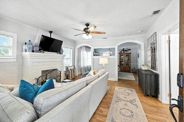 1609 Belle Place, Fort Worth, TX 76107