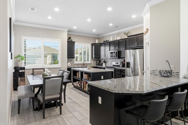 1282 Nascimento Ct, Manteca, CA 95337