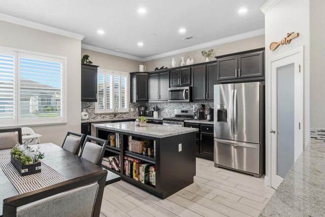 1282 Nascimento Ct, Manteca, CA 95337