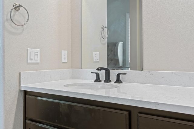 1282 Nascimento Ct, Manteca, CA 95337