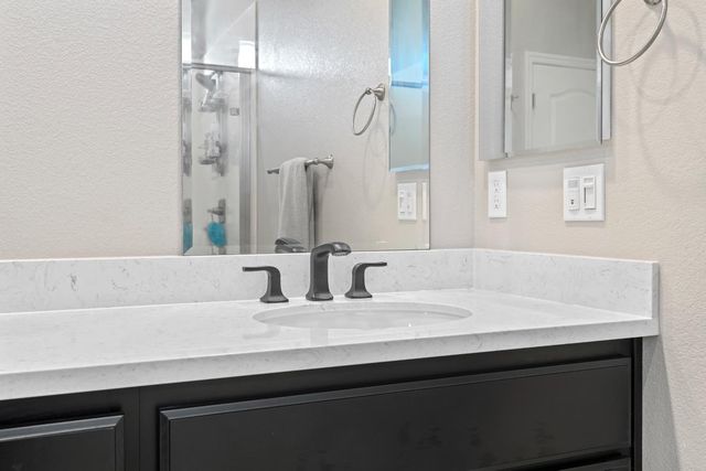 1282 Nascimento Ct, Manteca, CA 95337