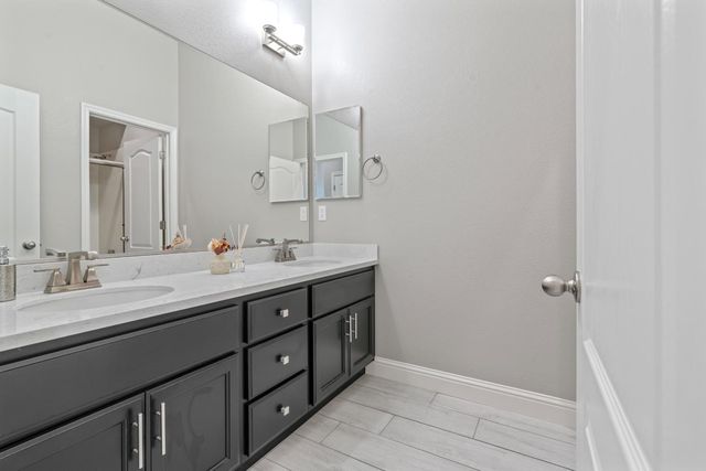 1282 Nascimento Ct, Manteca, CA 95337