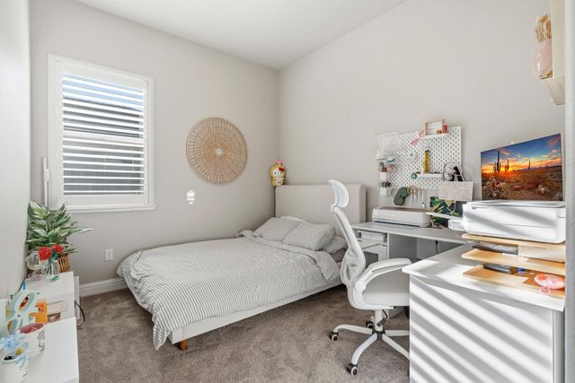 1282 Nascimento Ct, Manteca, CA 95337