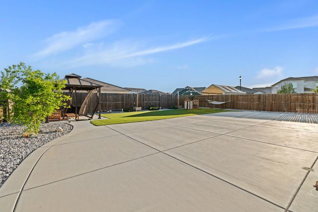 1282 Nascimento Ct, Manteca, CA 95337