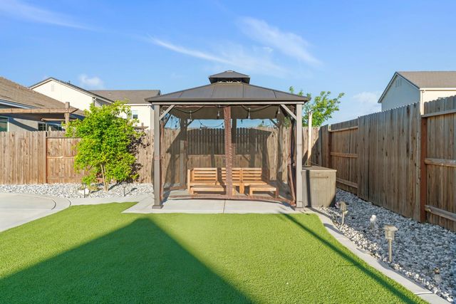 1282 Nascimento Ct, Manteca, CA 95337