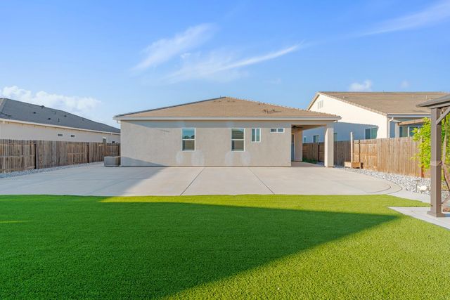 1282 Nascimento Ct, Manteca, CA 95337