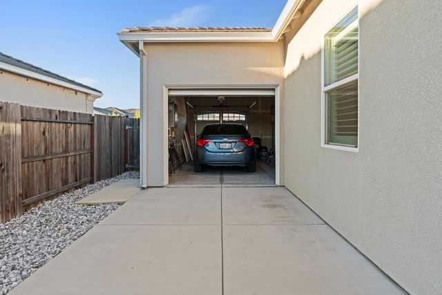 1282 Nascimento Ct, Manteca, CA 95337