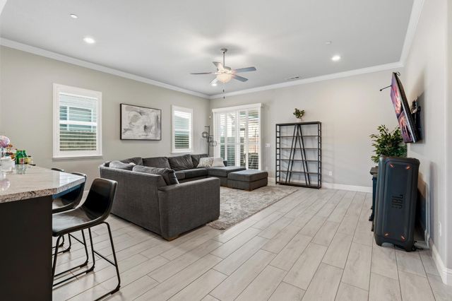 1282 Nascimento Ct, Manteca, CA 95337