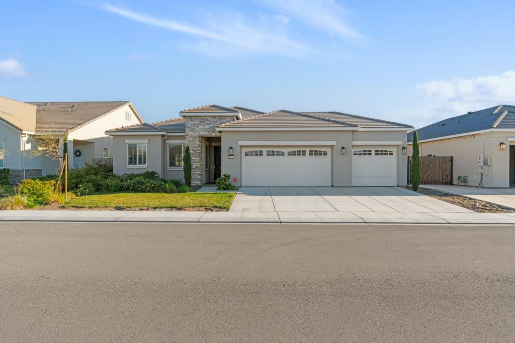 1282 Nascimento Ct, Manteca, CA 95337